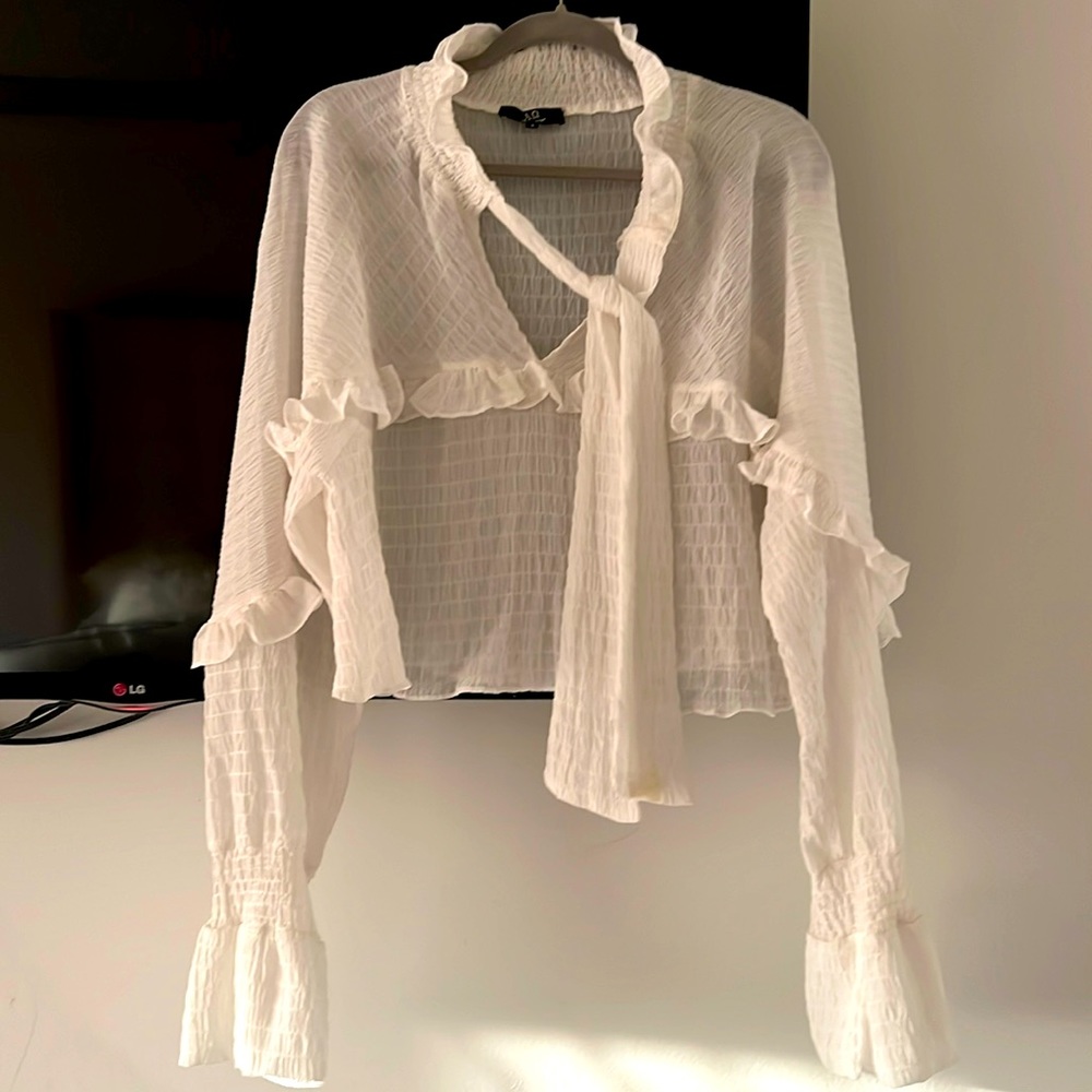 White top in size S